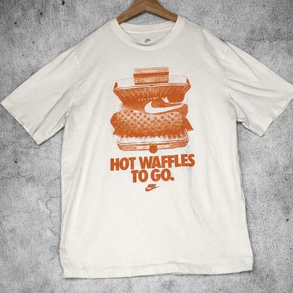 Nike Hot Waffles To Go Graphic T Shirt Cream Orange Mens Medium